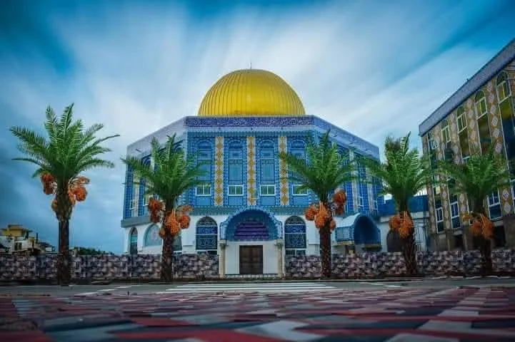 The Al-Aqsa Grand Jumma Masjith in Kattankudy