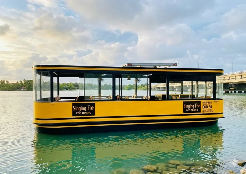 A boat at the Kattankudy Lagoon Park